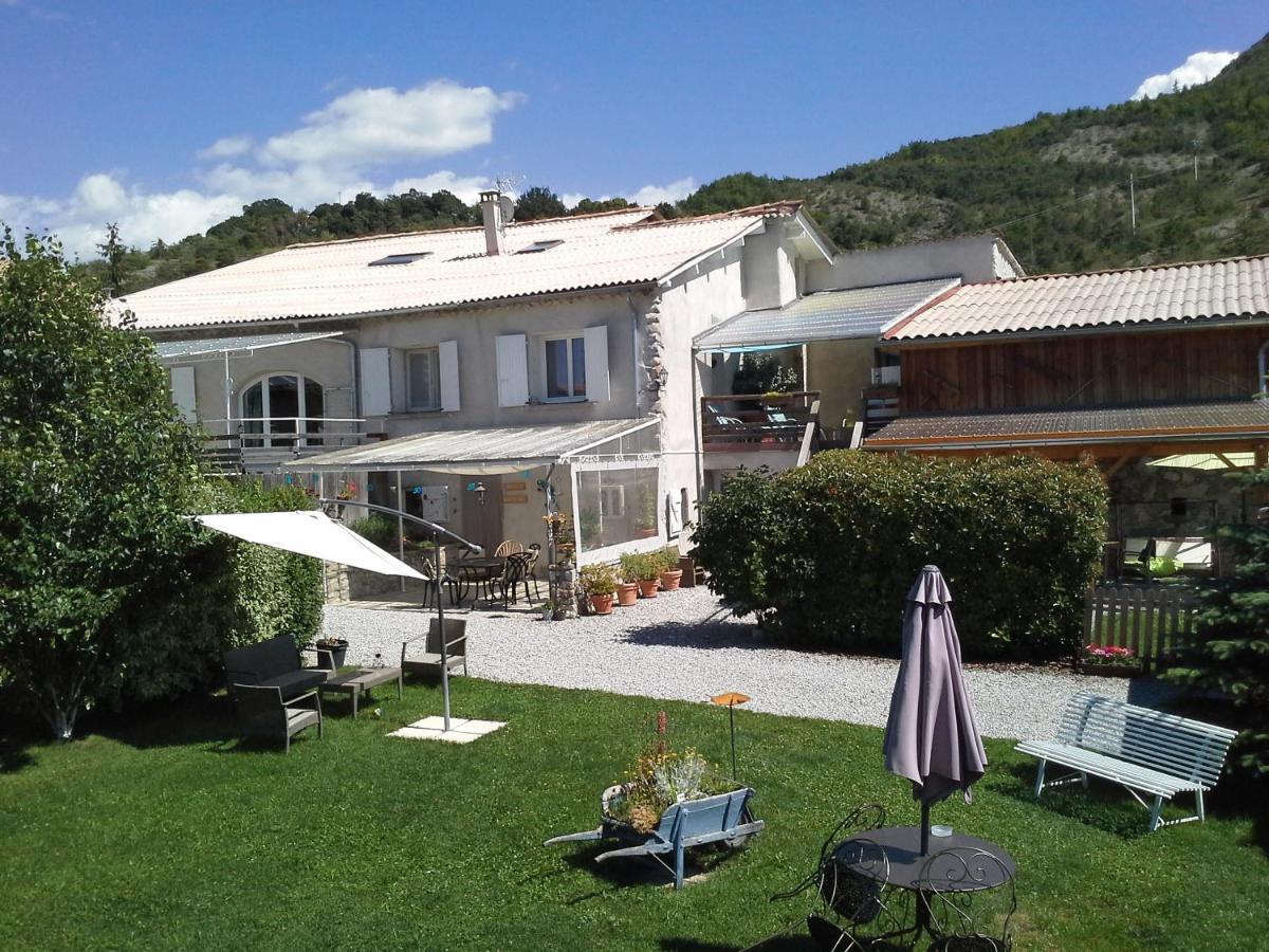Chambres D'Hotes La Dorgisane Venterol (Alpes-de-Haute-Provence) Exterior foto