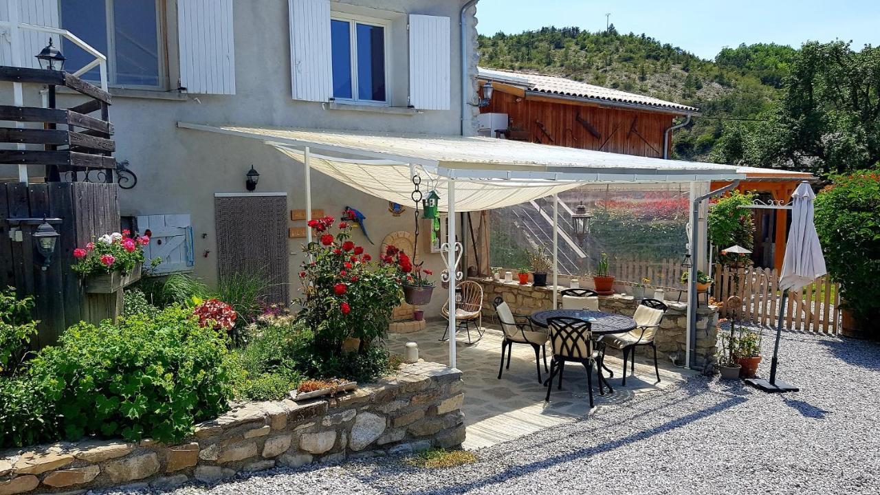 Chambres D'Hotes La Dorgisane Venterol (Alpes-de-Haute-Provence) Exterior foto
